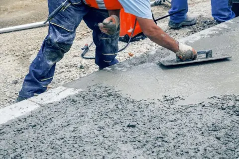 Jaka grubość wylewki na styropianie? Uniknij kosztownych błędów