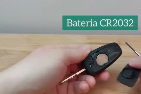 Wymiana baterii w kluczyku Ford Focus MK3 - proste kroki i porady