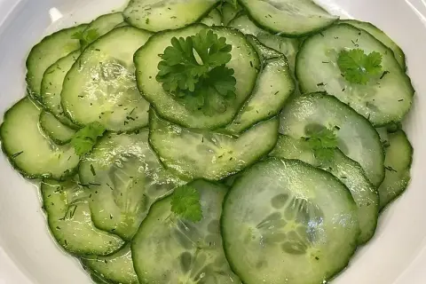 Gurken Essig Salat: Mein gelingsicheres Rezept nie wieder wässrig!