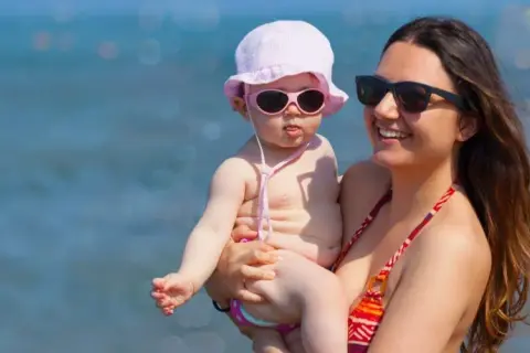 Co zabrać na wakacje z niemowlakiem za granicą, aby uniknąć stresu