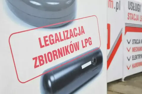 Dowiedz się, ile kosztuje legalizacja butli LPG. Reklama informuje o usługach stacji LPG, mechaniki i elektryki.