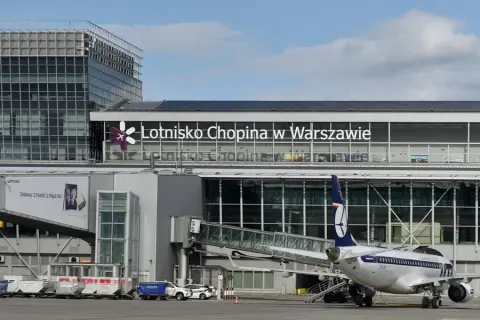 Nietypowy obiekt na lotnisku Chopina w Warszawie - zaskakujące fakty