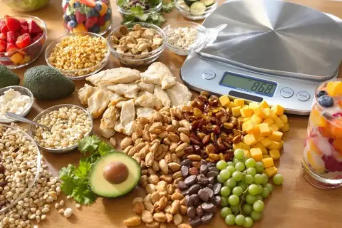 Co jeść, żeby przytyć w biuście? Dieta, która działa i zaskakuje!