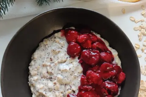Owsianka z makiem - Przepis na zdrową i pożywną owsiankę z makiem