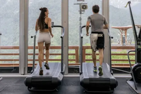 ¿Cinta de correr rota? Encuentra técnico, costes y decide si reparar.