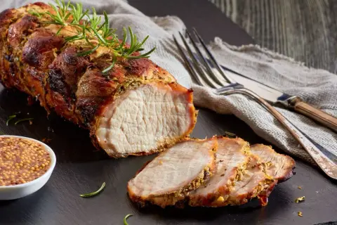 Ile piec schab na patelni, aby był soczysty i idealnie miękki