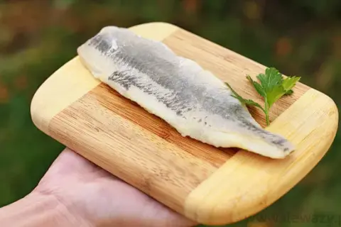 Ile kalorii ma śledź w oleju? Zdrowie i dieta bez tajemnic