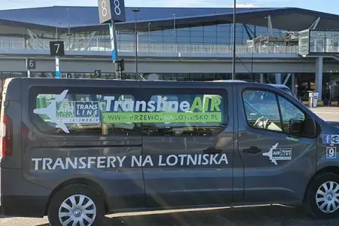 Czym dojechać na lotnisko w Gdańsku? Wszystkie opcje transportu i ceny