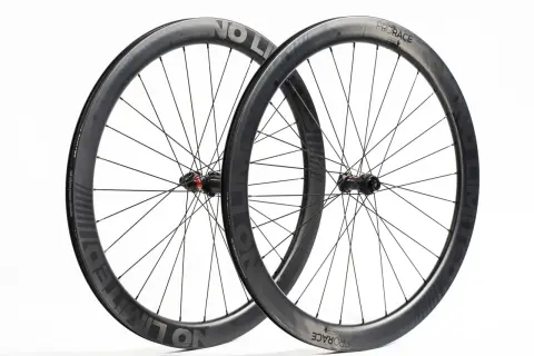Szytki czy opony? Tubeless: wybierz idealne koła szosowe!