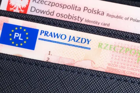 Polskie prawo jazdy i dowód osobisty w portfelu. Pamiętaj o ograniczeniach prawo jazdy 01.06.