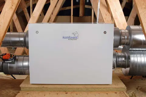 Ventilationsaggregat i en vind. Kan lösa problem med dålig ventilation på jobbet.