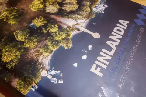 Finlandia: Sisu, sauna i salmiakki. Ciekawostki o fińskiej naturze, jeziorach i drewnianym molo.