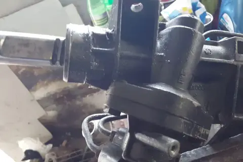 Objawy uszkodzonej maglownicy w Volvo S60, które mogą zagrażać bezpieczeństwu