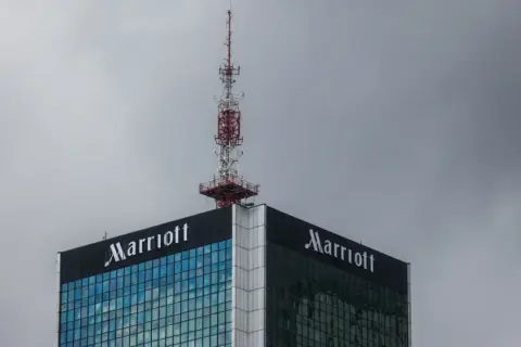Hotel Marriott Warszawa: Kiedy powstał? Od symbolu do nowej nazwy