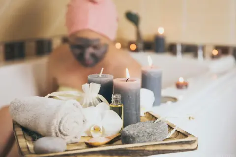 Jakie ozdoby do łazienki? Odmień ją w domowe SPA!