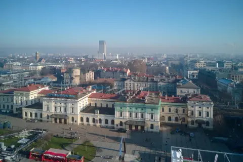 Widok na Dworzec Główny w Krakowie. Planujesz podróż do Krynicy-Zdroju? Sprawdź kraków krynica-zdrój rozkład jazdy!