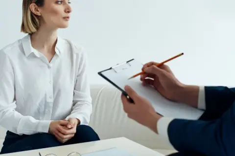 Jakie słabe strony podać na rozmowie o pracę, by nie zaszkodzić?