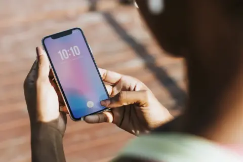 Cichy iPhone? Jak wyłączyć dźwięk aparatu (i co z Azją?)