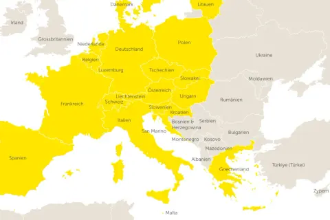 Karte zeigt die Schengen-Zone in Europa. Gelb markiert sind Länder wie Deutschland, Frankreich, Spanien, Italien und Polen.