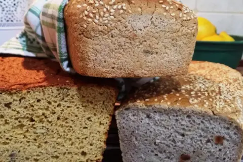 Chleb bezglutenowy z Thermomixa: Łatwy przepis i porady eksperta
