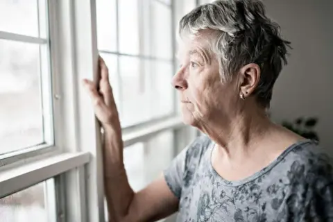 Co to jest senior? Zrozumienie definicji i kontekstu wieku senioralnego