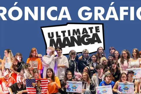 Grupo de jóvenes celebrando en el salon del manga zaragoza.