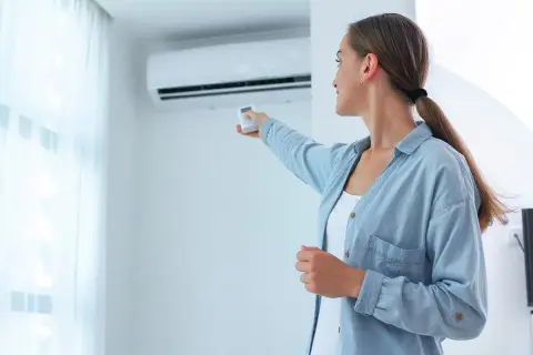 Klimatyzator z zamrażarki: Czy to działa? Bezpieczeństwo i efekty DIY