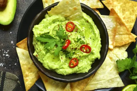 Guacamole: Nie marnuj! 20+ pomysłów i triki na świeżość