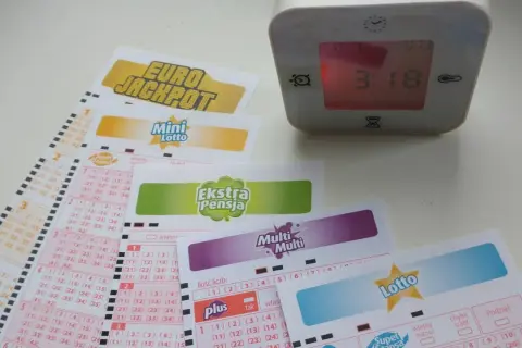 Losy na gry liczbowe Lotto, Mini Lotto, Ekstra Pensja, Multi Multi, Euro Jackpot i budzik z godziną 3:18.