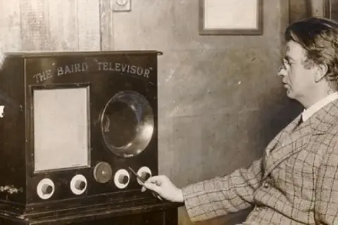 Kiedy powstała telewizja? Historia od Bairda do cyfrowej rewolucji