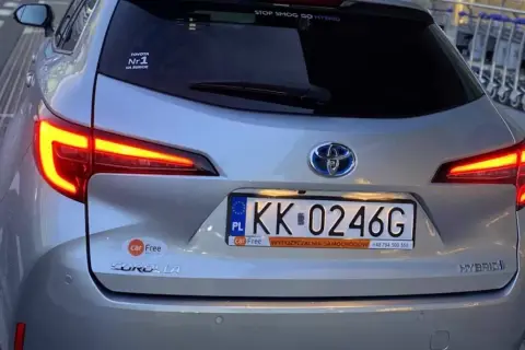 Jak działa silnik hybrydowy i dlaczego warto go znać?