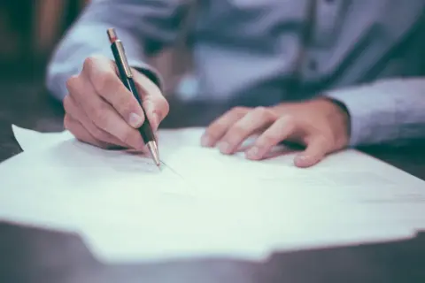 Jak napisać wniosek o widzenie, aby zwiększyć szanse na zgodę