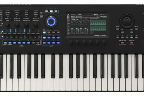 Yamaha MODX6, zaawansowany japoński keyboard, oferuje bogactwo funkcji i intuicyjną obsługę dla muzyków.