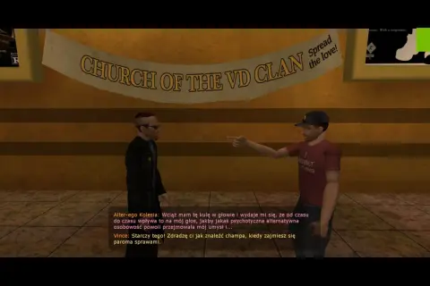 Postacie z gry Postal 2, w tym Vince, rozmawiają pod banerem "CHURCH OF THE VD CLAN". Spolszczenie gry dodaje humoru.