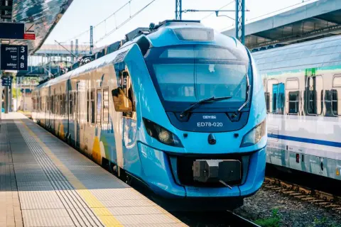 Czy Pendolino jedzie do Kołobrzegu? Sprawdź sezonowe połączenia