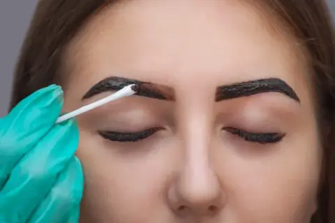 Czy naturalna henna uczula? Oto, co musisz wiedzieć przed użyciem
