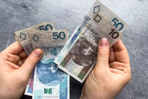 Komu przysługuje trzynastka w oświacie? Sprawdź, kto ją otrzyma