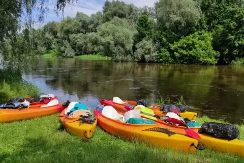 Spływy kajakowe Lubelszczyzna: Przewodnik po trasach i kosztach