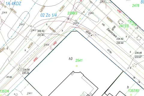 Plan geodezyjny z zaznaczonym podziałem gruntów budowlanych, liniami granicznymi i oznaczeniami działek, np. 2541.