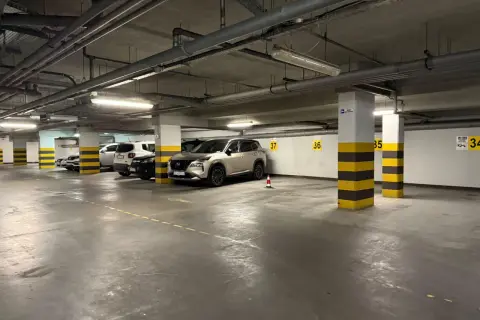 Podziemny parking dworzec PKP Kraków. Sprawdź cennik i znajdź wolne miejsce.