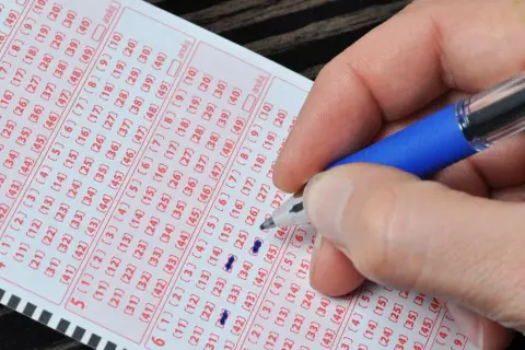Jakie są wygrane w Lotto i jak je obliczyć? Sprawdź szczegóły!