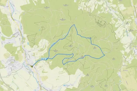 Mapa szlaku turystycznego w **parku krajobrazowym Gór Sowich**. Widoczne wzniesienia, lasy i fragmenty miejscowości.