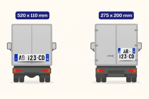 Deux camions décorés avec des plaques d'immatriculation françaises de tailles différentes.