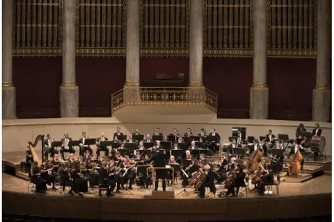 Wiedeńska orkiestra symfoniczna – historia, koncerty i wyjątkowe brzmienie