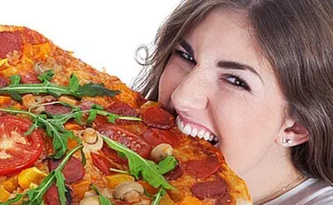 Dlaczego pizza jest niezdrowa? Odkryj ukryte zagrożenia zdrowotne