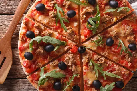 Pizza thon tomate moutarde: le secret d'une recette inoubliable.