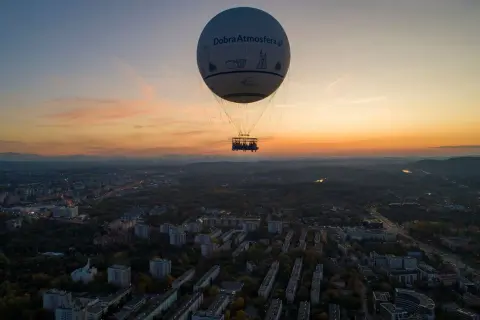 Ile kosztuje lot balonem w Krakowie? Sprawdź ceny i opcje!