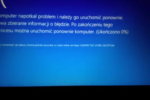 Komputer napotkał problem i należy go uruchomić ponownie. Błąd: UNEXPECTED STORE EXCEPTION.