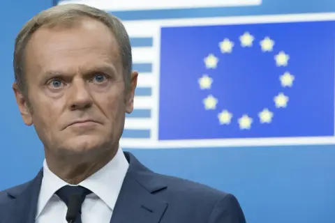 Recenzja "Niebezpiecznych Związków Donalda Tuska": Fakty czy fikcja?
