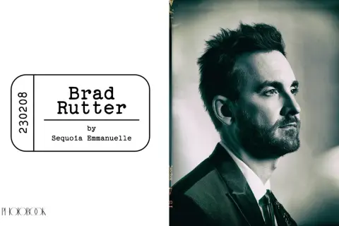 Brad Rutter, rekordzista, który wygrał najwięcej pieniędzy w historii show, w stylizowanej sesji zdjęciowej.